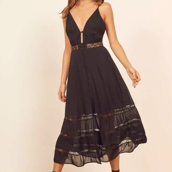 Reformation Dresses & Skirts - REFORMATION SHELLEY LACE MIDI DRESS